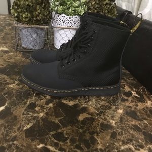 dr martens grey broder